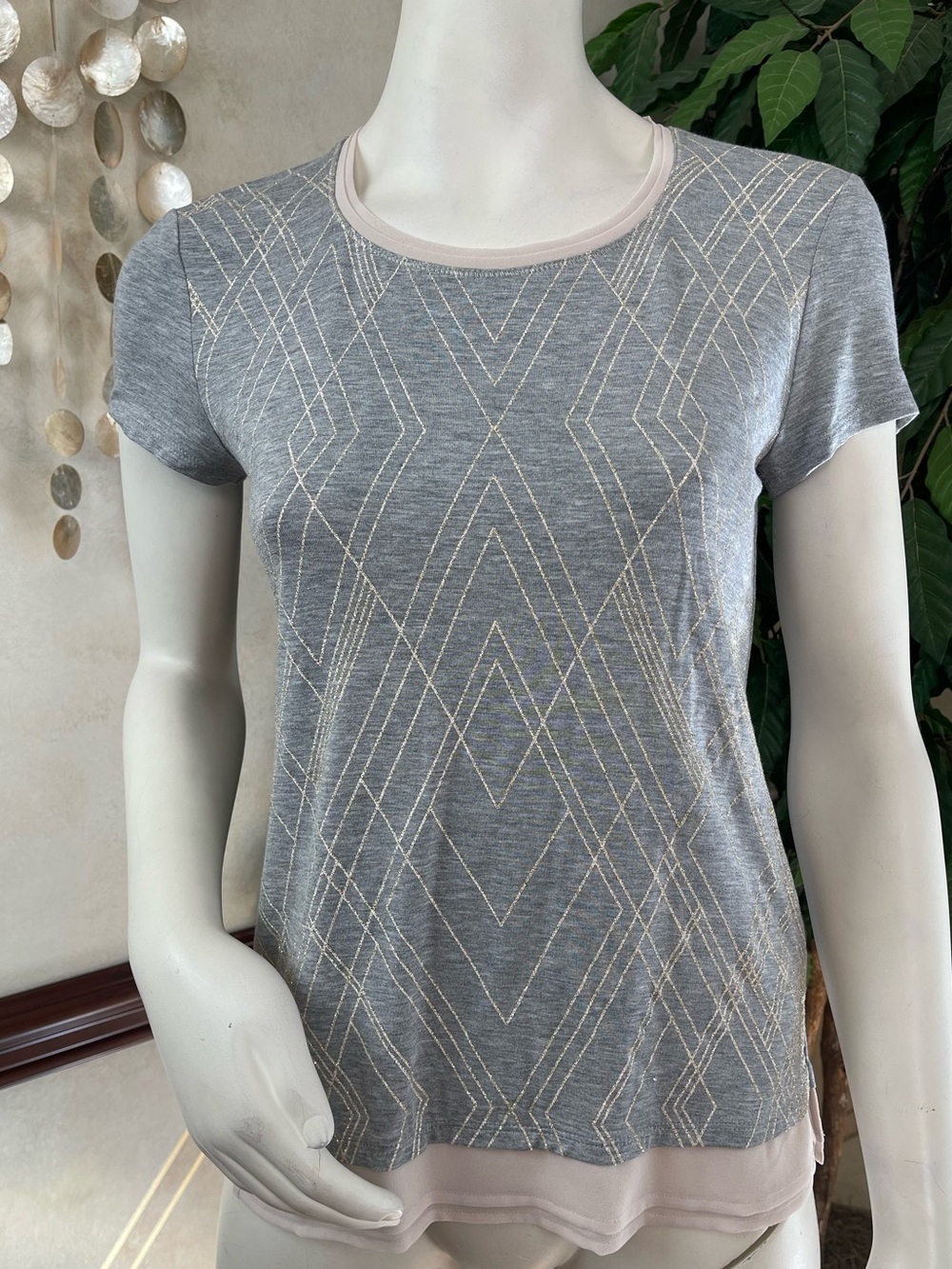 WHBM GLITTERY DIAMOND PATTERN CHIFFON HEM TOP